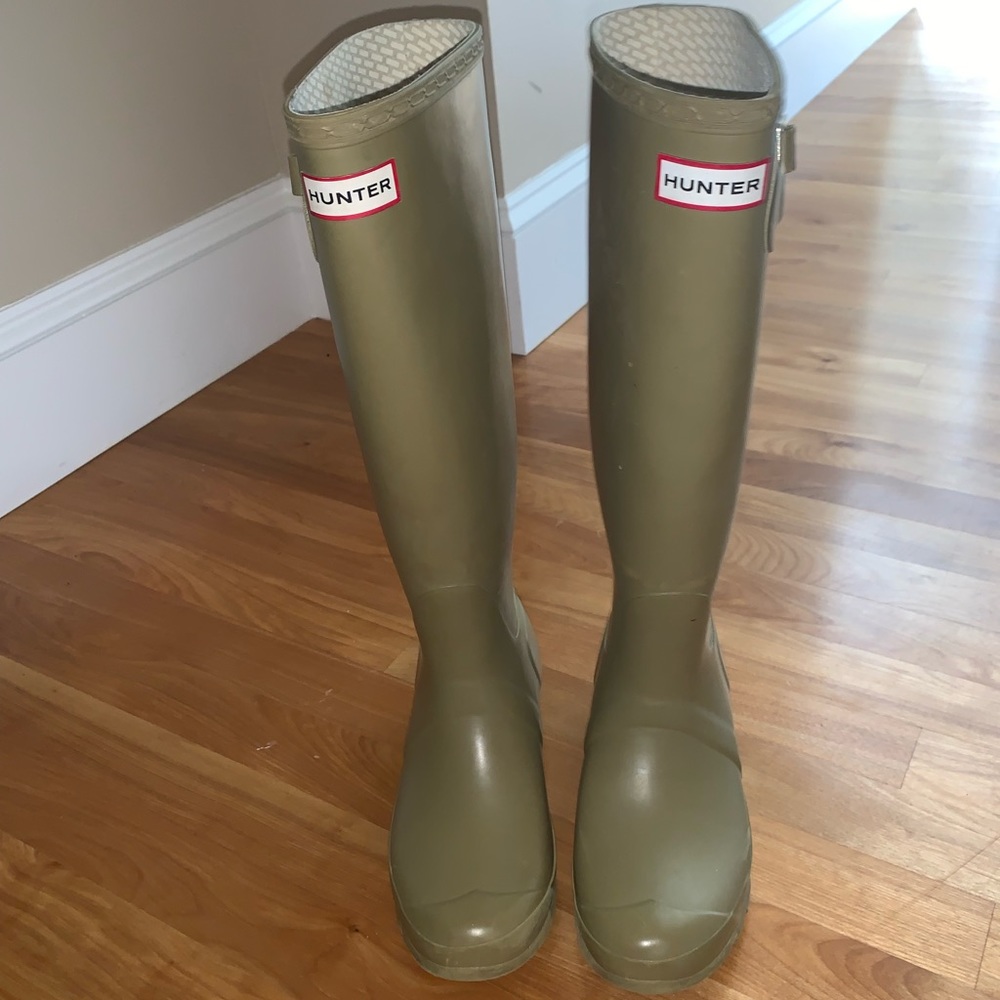 Tall hunter boots